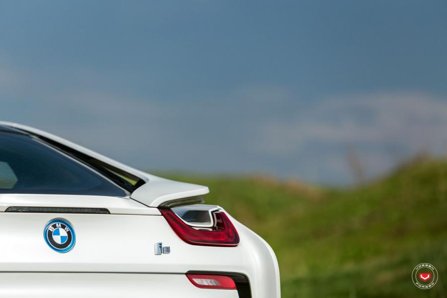 Детали экстерьера BMW i8 on Vossen Wheels (VPS-310T) 2018 года  (фото 14 из 26)